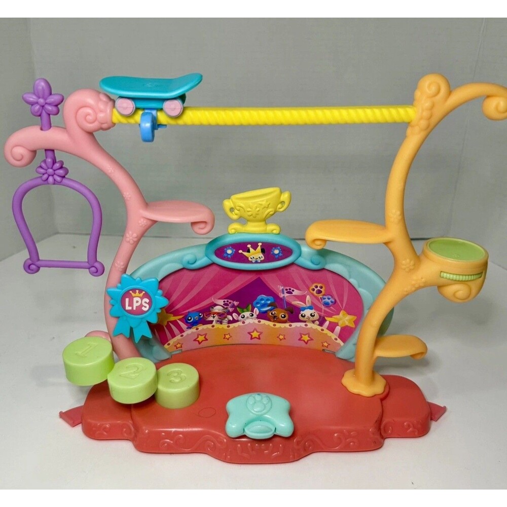 Littlest Pet Shop LPS Tricks N Talents Talent Show Stage Playset 2006 Hasbro